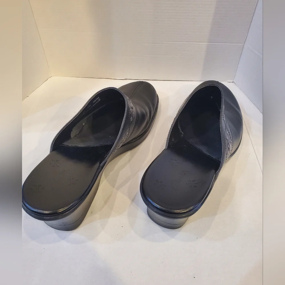 Clark Vintage Wonen's Black Slip-On Shoes Sz 9 - Picture 8 of 13